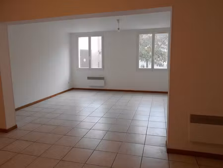 location appartement 2 pièces 57 m² à rabastens (81800)