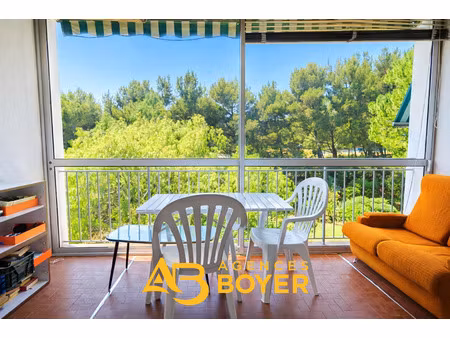 bandol studio de 29 m2 avec loggia  vue parc et possibilit