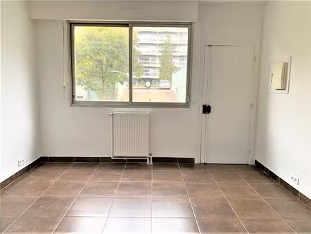 charmant studio de 18 m² avec jardinet _ rez-de-chaussée