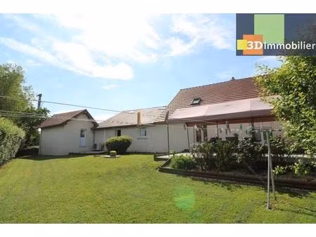 chaussin proche  vends grande et confortable maison de 9 pièces  7 chambres  sur un terrai