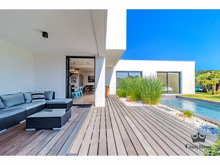 anglet  villa lumineuse avec piscine