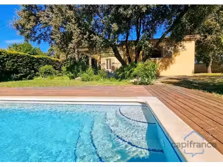villa de plain-pied de 156m² avec 6 pièces + une dépendance - terrain arboré de 1400m² ave