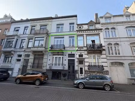 spacieux appartement d'une chambre à louer au cœur d'ostende