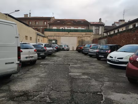 parking + réserves
