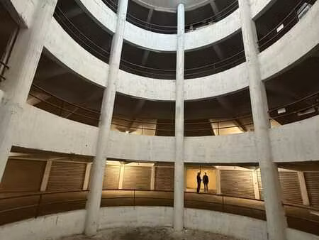 3.439 m² divisibles en 3 plateaux + parking — ixelles