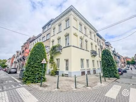 schuman - commerce de +- 120 m² avec permis horeca