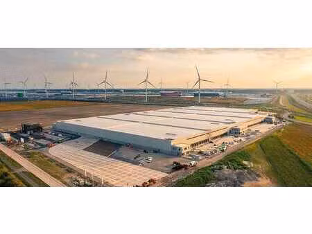 entrepôt logistique avec bureaux à zeebruges