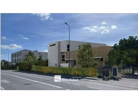 vente local d'activités 890 m²