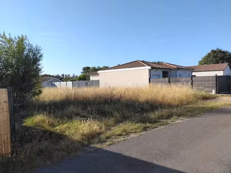 vente terrain 550 m² à margaux (33460)  90 000 €