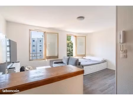studio 1 pièce 22 m²