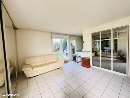 studio de 35 m² en rez-de-jardin