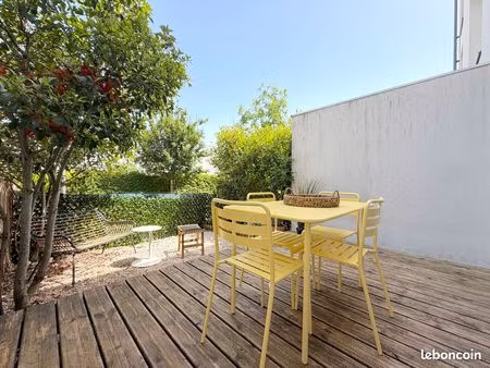 650 m tram c petite copro 2016 - 2 pièces 41 5m2 en rez-de-jardin securisé + parking secte
