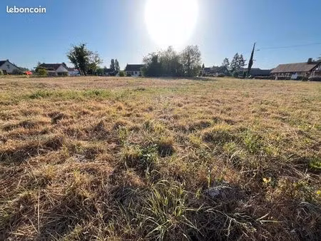 terrain 617 m² souesmes