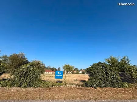 terrain 742 m² souesmes