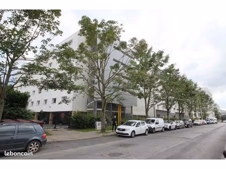 studio dans résidence étudiant 15m