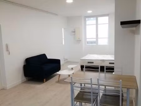 studio 33m2- centre ville proche place de jaude  libre en début juillet