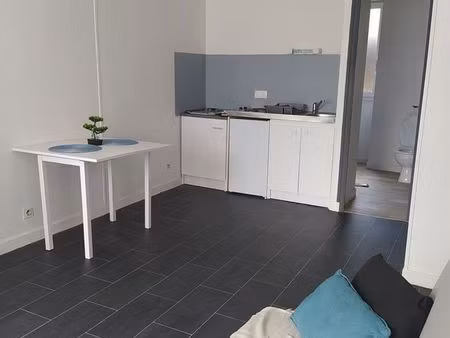 studio 1 pièce 27 m²