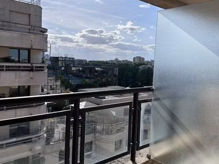 location meublé studio 18 m2 avec balcon+ parking + cave