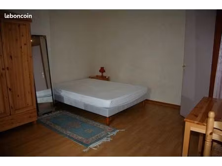 chambre meublée