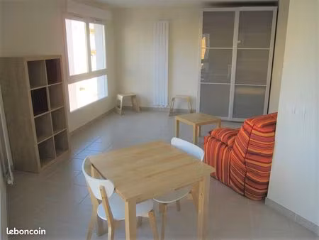 grand studio meublé de 30m²  standing  proche gare et gem
