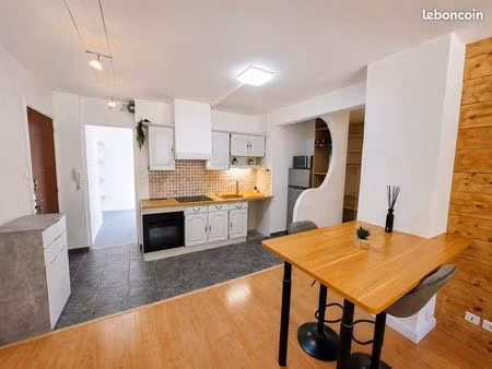 appartement meublé t3 60 m² - refait à neuf - vue panoramique