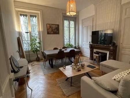 appartement 2 pièces 66 m²
