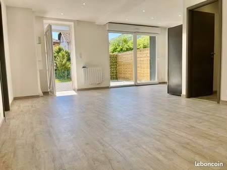 appartement 65m2 avec terasse et parking privée