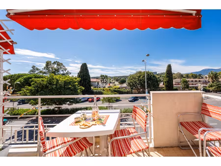 à vendre studio 31 m2 avec balcon bord de mer  cagnes-su
