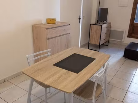 location meublée appartement 1 pièce 28 m² à servian (34290)  390 €