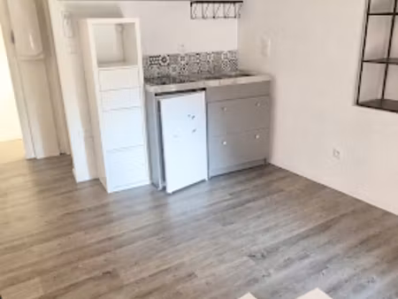 location appartement 2 pièces 28 m² à lasbordes (11400)  500 €