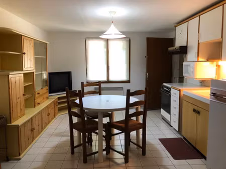 location meublée appartement 1 pièce 24 m² à saint-avertin (37550)  490 €