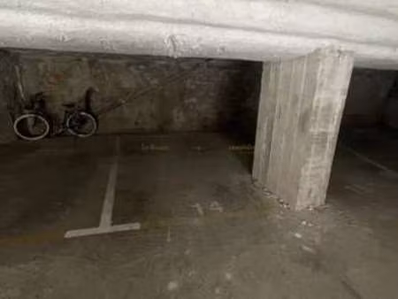 location garage box et parking à vannes (56000) : à louer / 20m² vannes