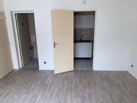 location meublée appartement 1 pièce 23 m² à athis-mons (91200)  650 €
