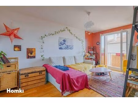 t3 (poss t4) de 68 m2 - balcon - cave - gratte-ciel