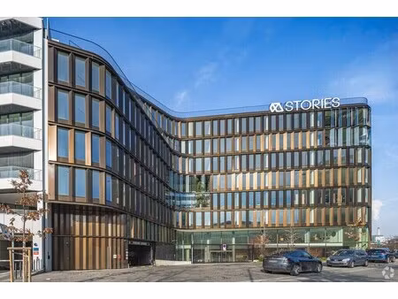 location bureaux 76 m² à 2 590 m²