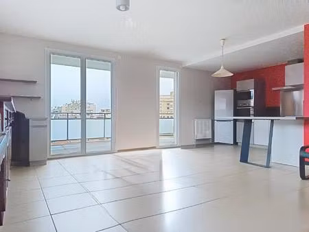 appartement avec ascenseur et balcon