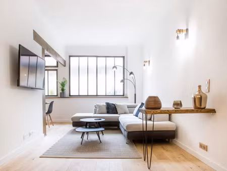 vieil antibes superbe 3 pièces en duplex  esprit loft  au
