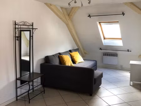 coquet f2 avec mobilier centre historique
