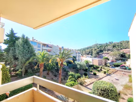 jolie t2 avec grande terrasse à louer résidence sécurisée