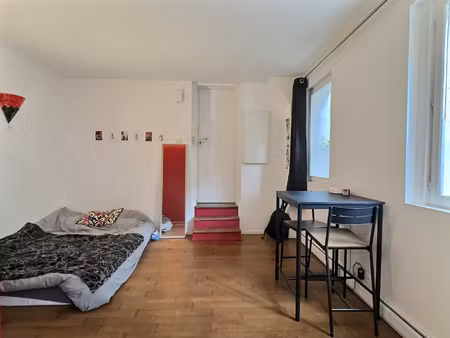 studio tres bon etat