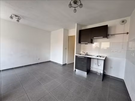 appartement - 1er étage - 24.65 m2 - 1 pièce - non meublé