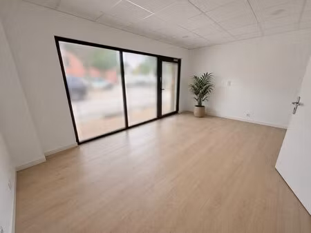 vannes - proche gare - local commercial de 28 m² environ