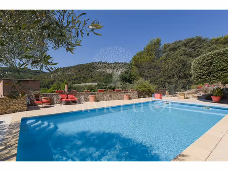 élégante villa provençale avec piscine chauffée et prestations de qualité