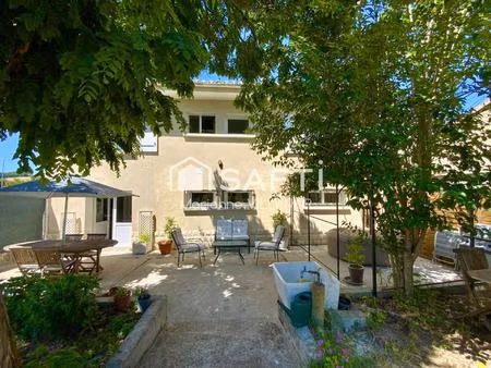à découvrir à barbaste : maison des années 70 entièrement rénovée avec jardin et grand gar