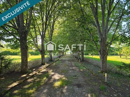 propriété de caractère en pierre sur plus de 2 hectares avec potentiel de division – caste