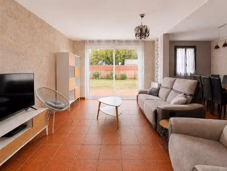 maison 106 m² - 3 chambres + bureau - jardin - au calme - proche commerces et écoles