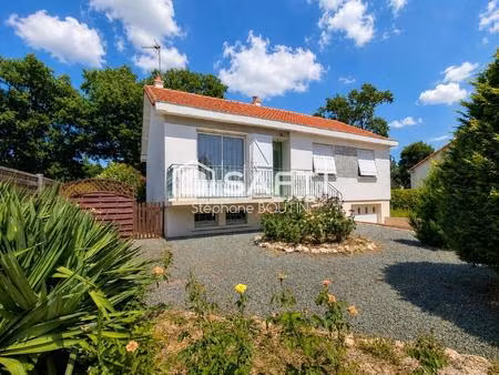 maison 3 chambres avec sous-sol complet – essarts-en-bocage
