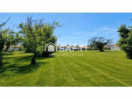 terrain plat 1635 m²