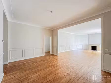 location appartement 6 pièces 195.7 m² à neuilly-sur-seine (92200)  5 642 €