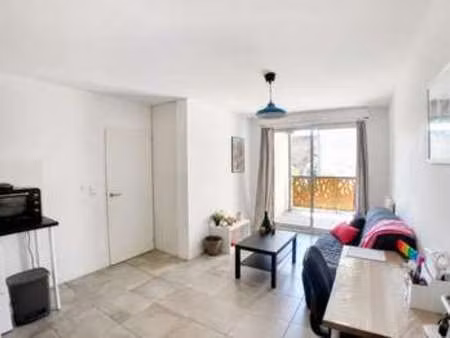 location appartement 2 pièces à nantes rond-point de rennes (44000) : à louer 2 pièces / 3